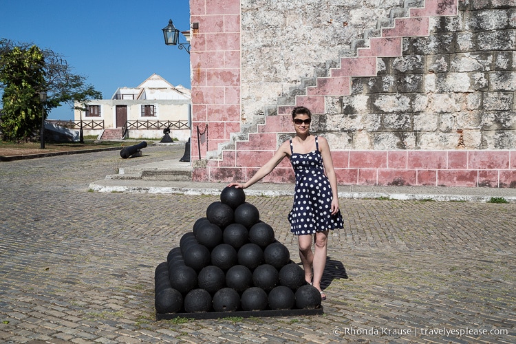 A pile of canon balls inside Fortaleza de San Carlos de la Caba~na.