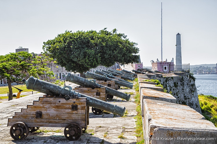 Row of canons at Fortaleza de San Carlos de la Caba~na.