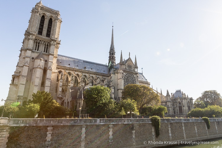 travelyesplease.com | ^Ile de la Cité- An Island in the Heart of Paris