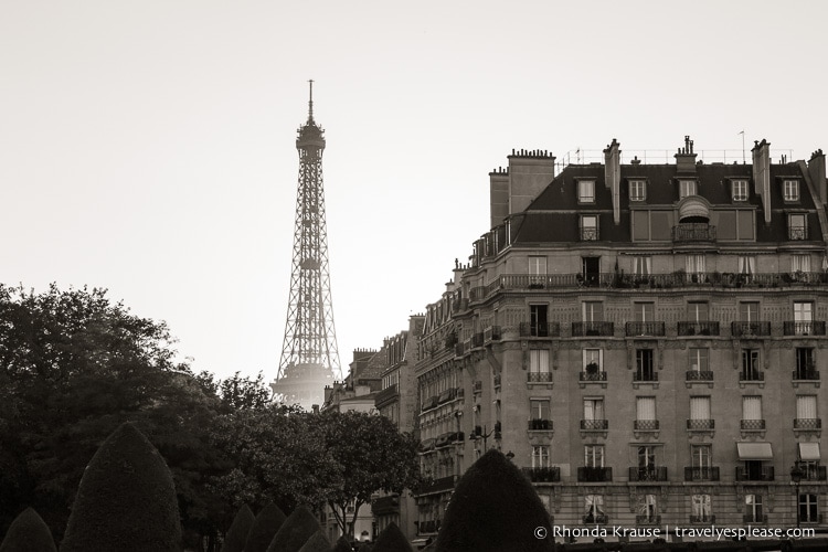 travelyesplease.com | Paris in Black & White- Photo Series
