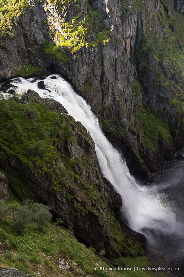 Looking down on Voringsfossen.