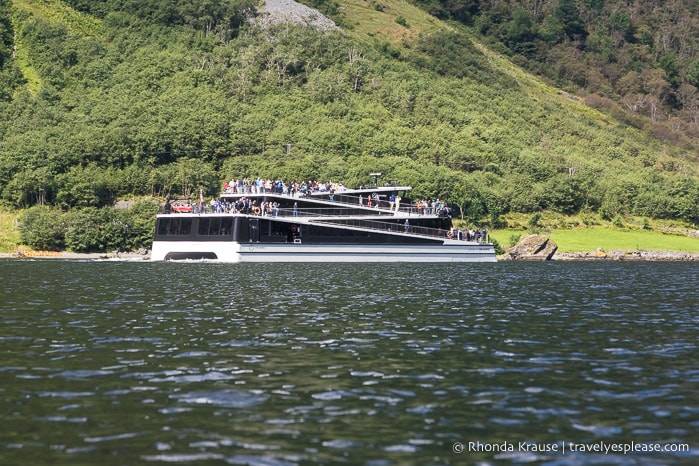 Sightseeing boat in Naeroyfjord.