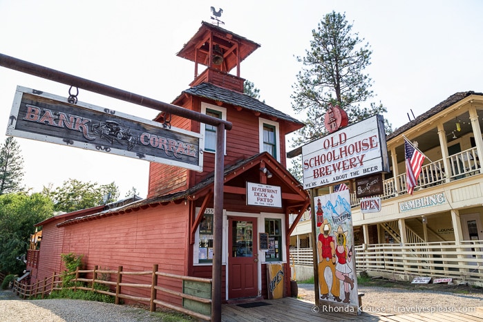 travelyesplease.com | Winthrop, Washington- An Afternoon in the Old West!
