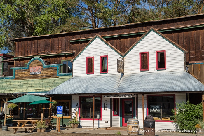 travelyesplease.com | Winthrop, Washington- An Afternoon in the Old West!