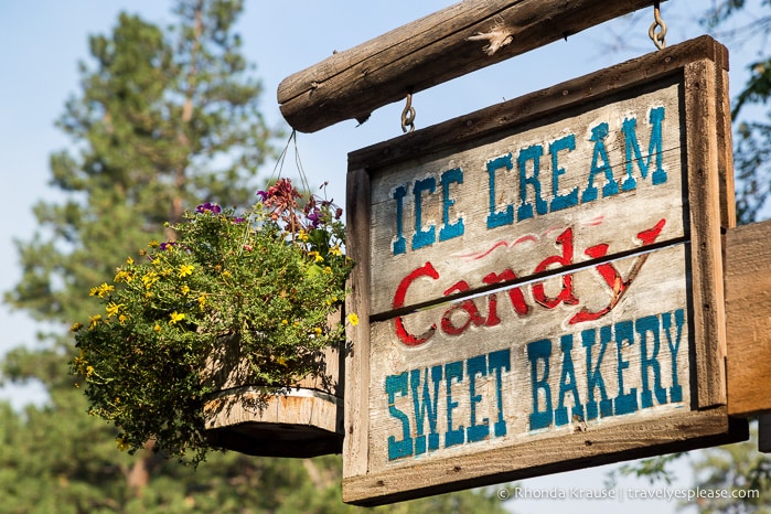 travelyesplease.com | Winthrop, Washington- An Afternoon in the Old West!