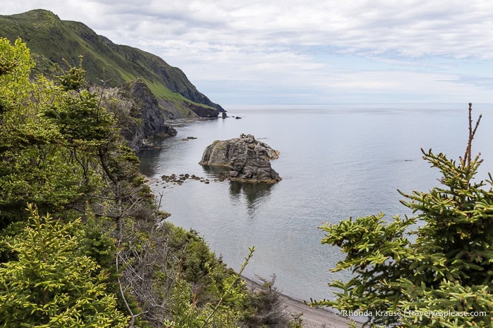 Cliffs and the Gulf of St. Lawrence at the end of Green Gardens Trail.